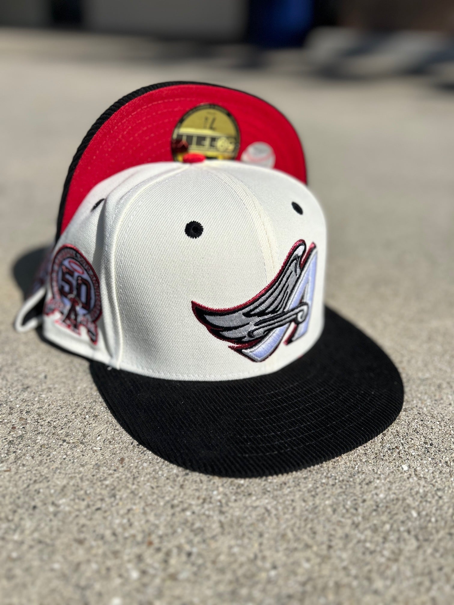 New Era Anaheim Angels Wing 2 Tone Chrome Black Corduroy Brim